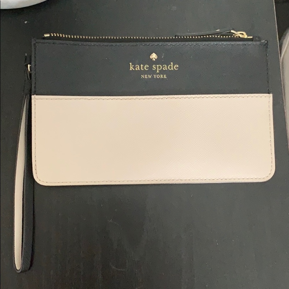 Kate Spade Slim Cedar Street Wristlet